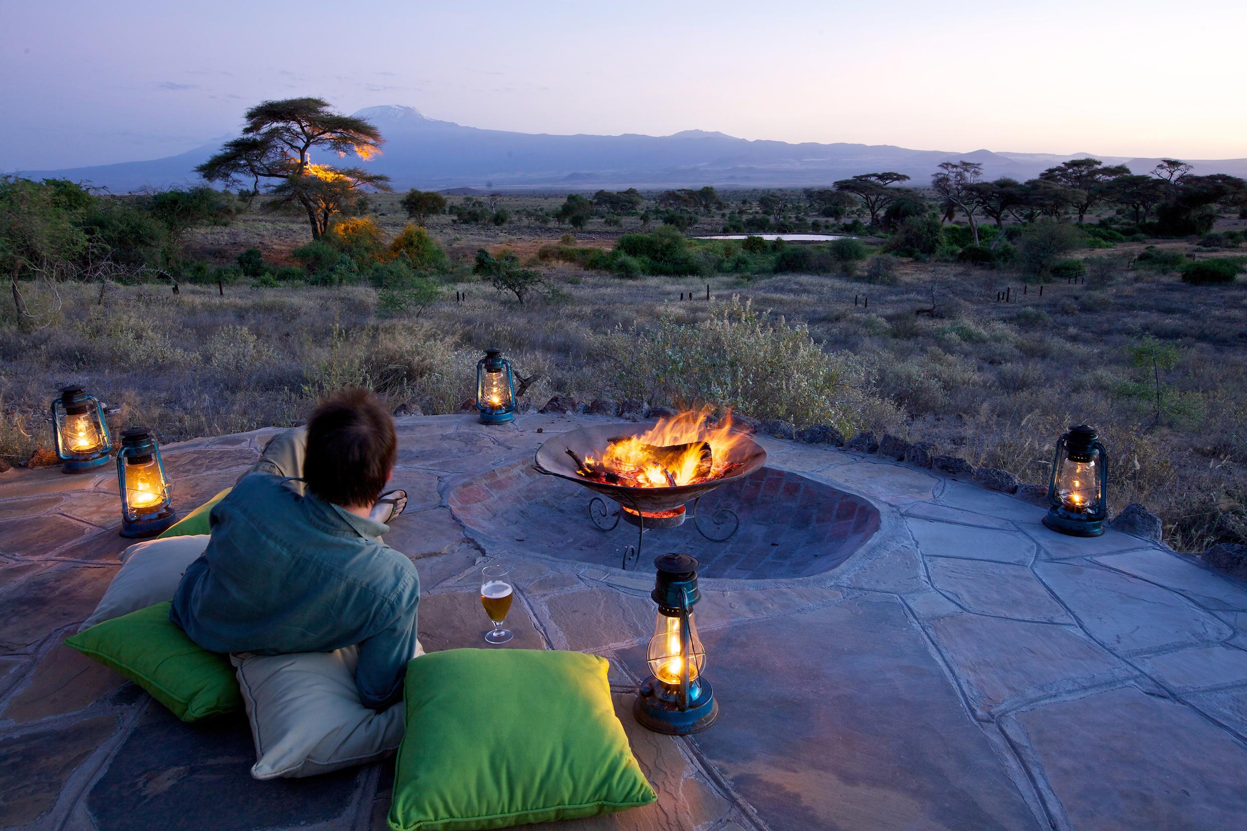 Tortilis-Camp-accommodation-main-areas-sundowners-by-the-camp-fire-5